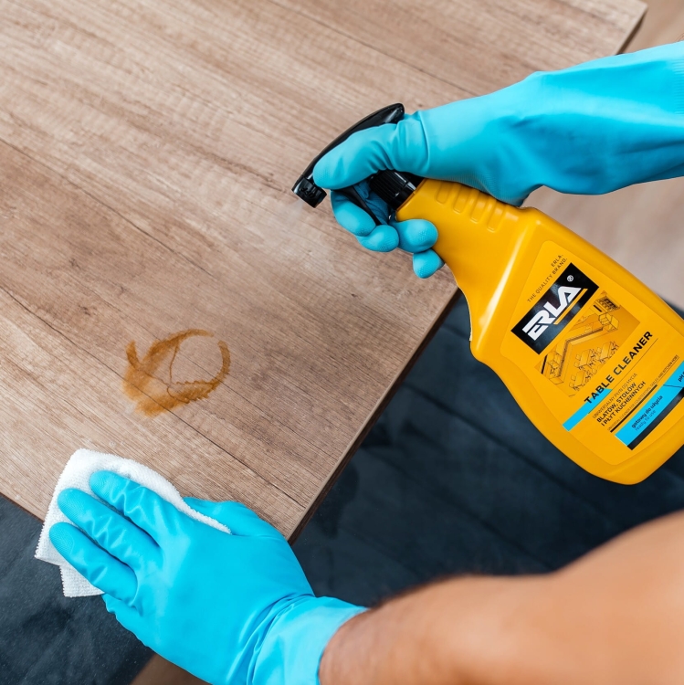 sekrety-czystosci-erla-table-cleaner-plyn-do-stolikow-gastronomicznych-horeca.jpg