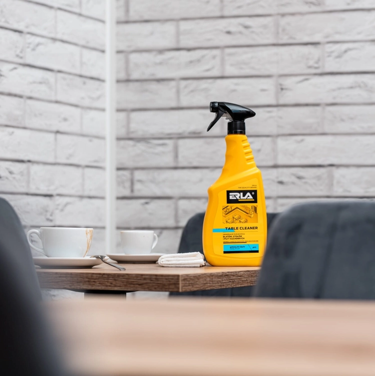 sekrety-czystosci-erla-table-cleaner-plyn-do-stolikow-gastronomicznych-horeca.jpg